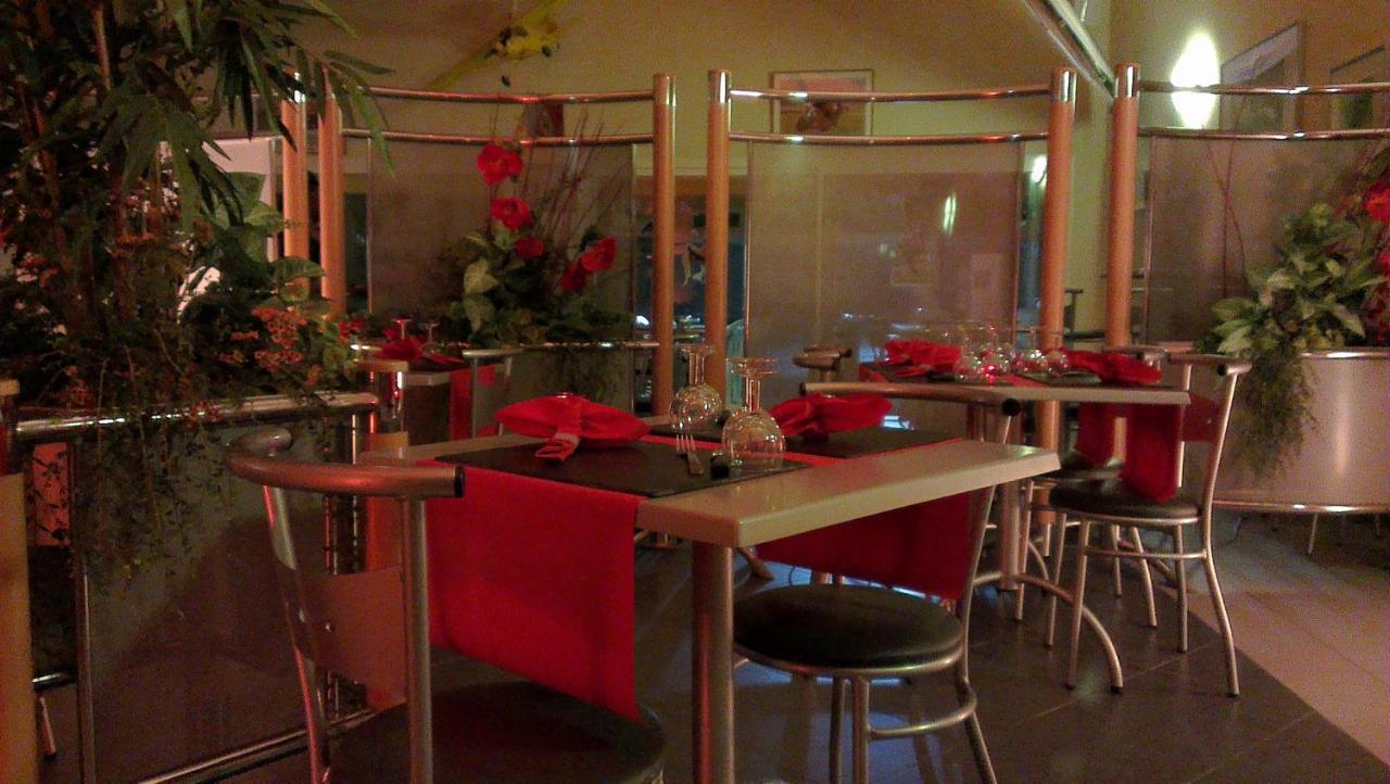 Hôtel le Grand Terre Chartronges Extérieur photo